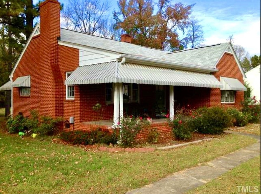 1527 College St, Oxford, NC 27565 - photo 1