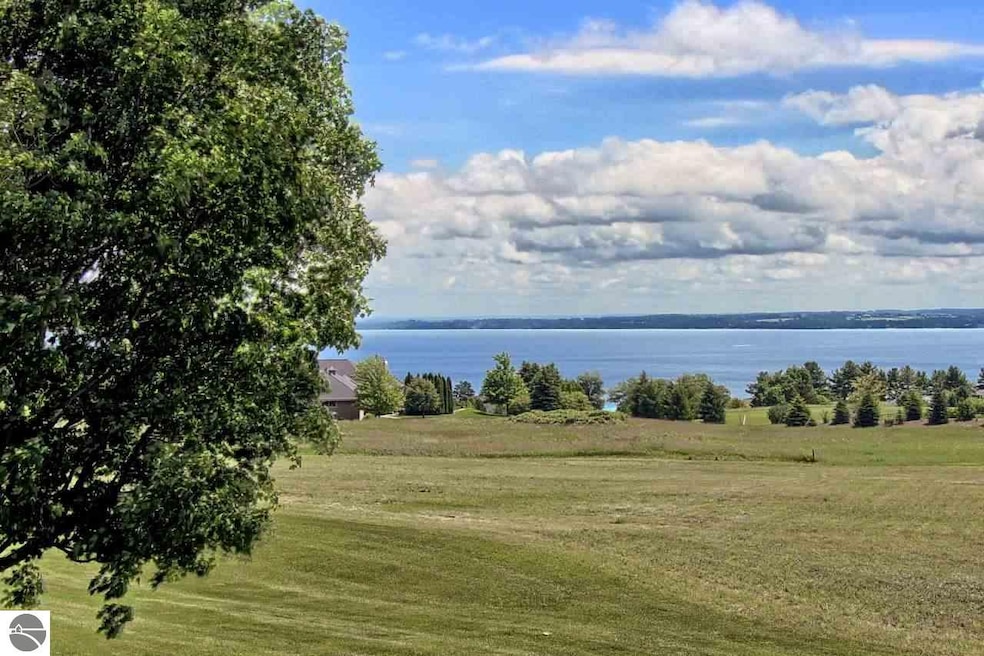 with spectacular bay views!