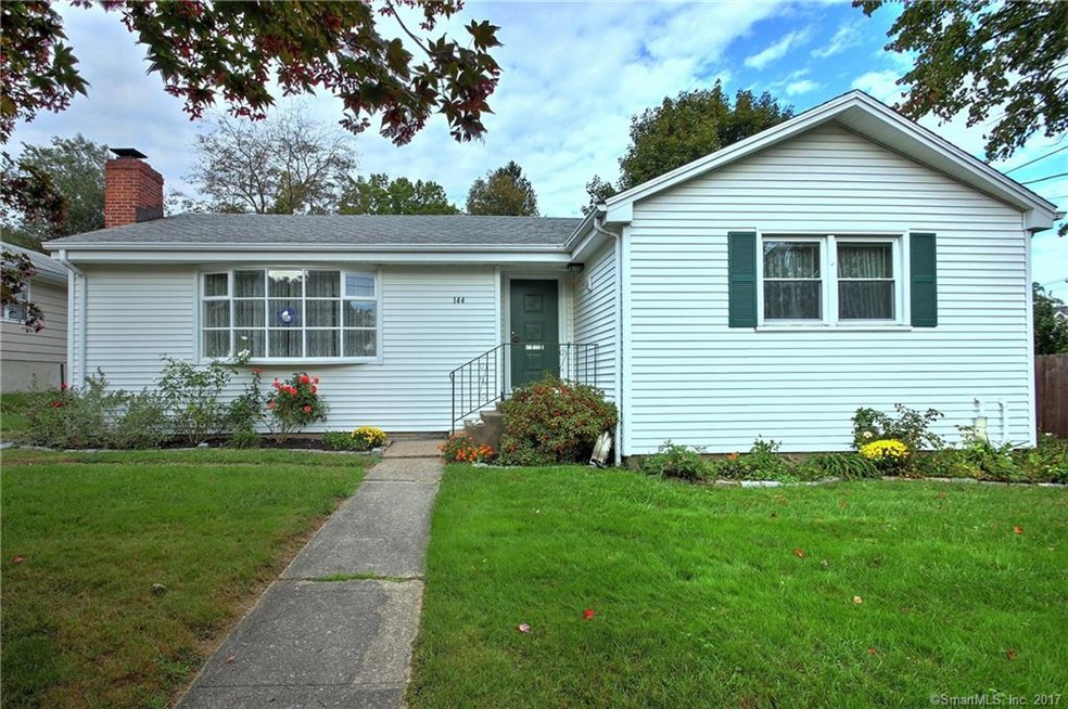 144 Vesper St, Fairfield, CT 06825 - photo 1