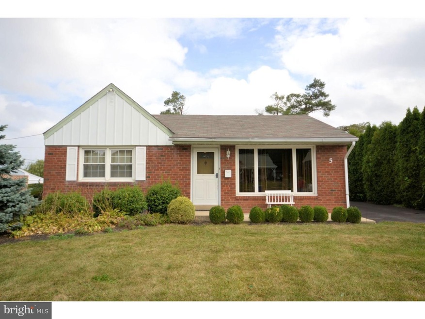 5 Lawnton Rd, Norristown, PA 19401 - photo 1