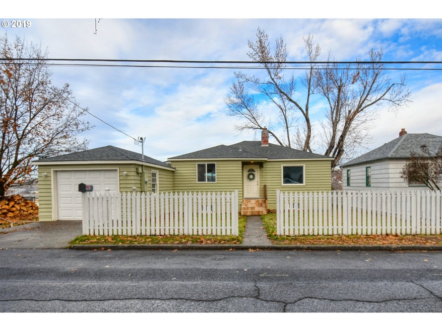 915 SW Goodwin Ave, Pendleton, OR 97801 - photo 1