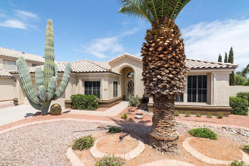 Welcome Home! 1912 E Redfield Rd.