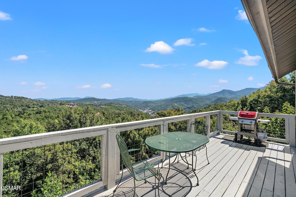 1839 Zurich Ct, Gatlinburg, TN 37738 - photo 1