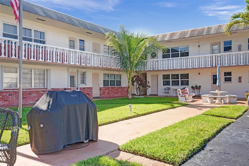 1501 N 12th Ct unit 9B, Hollywood, FL 33019 - photo 1