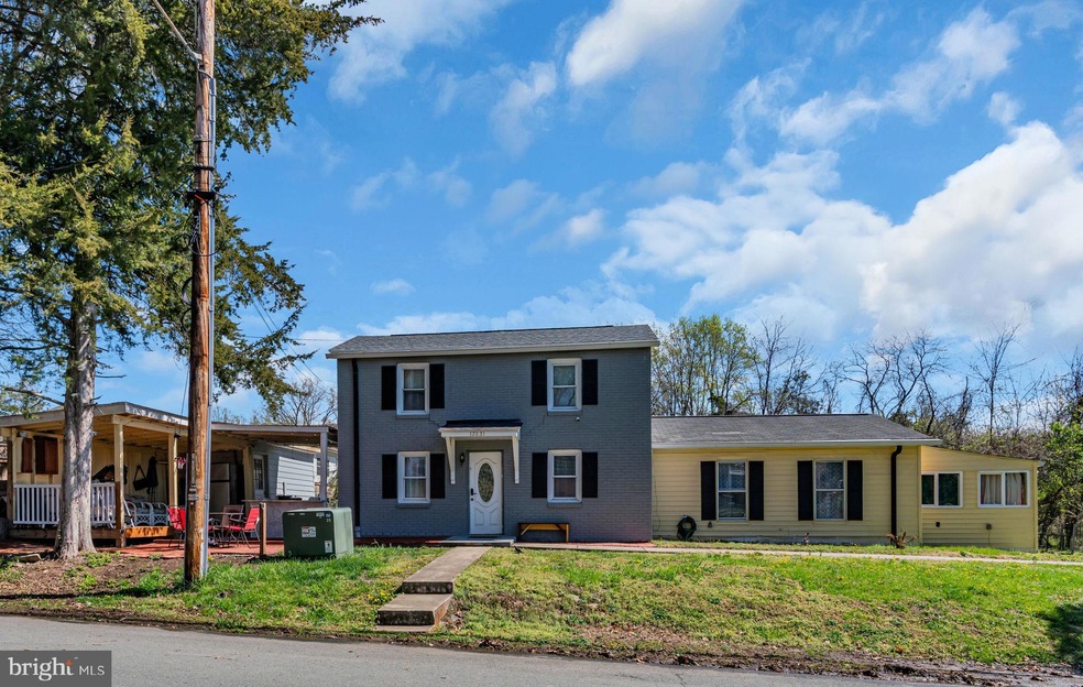 17631 Washington St, Dumfries, VA 22026 - photo 1