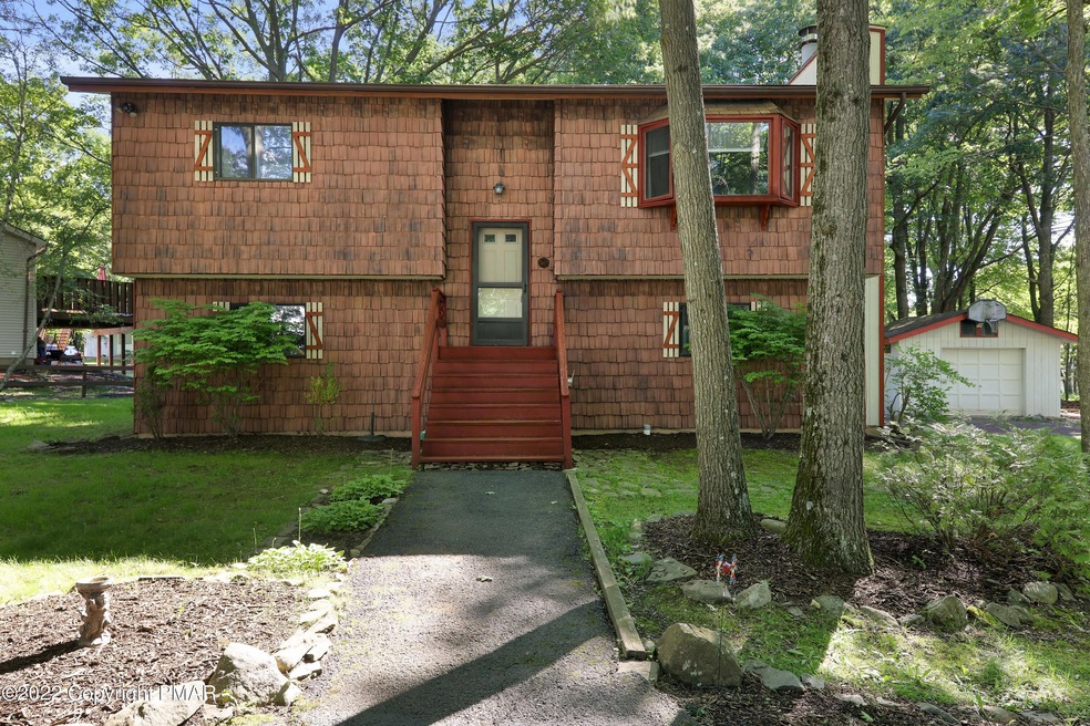 15 Pointe St, Mount Pocono, PA 18344 - photo 1