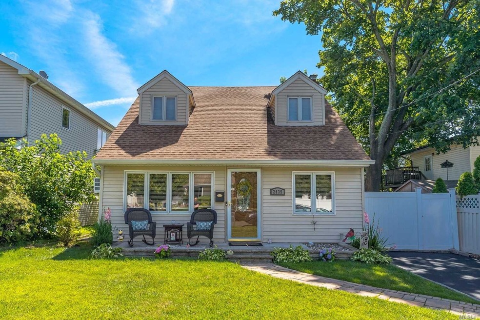 2435 Columbus Ave, Oceanside, NY 11572 - photo 1