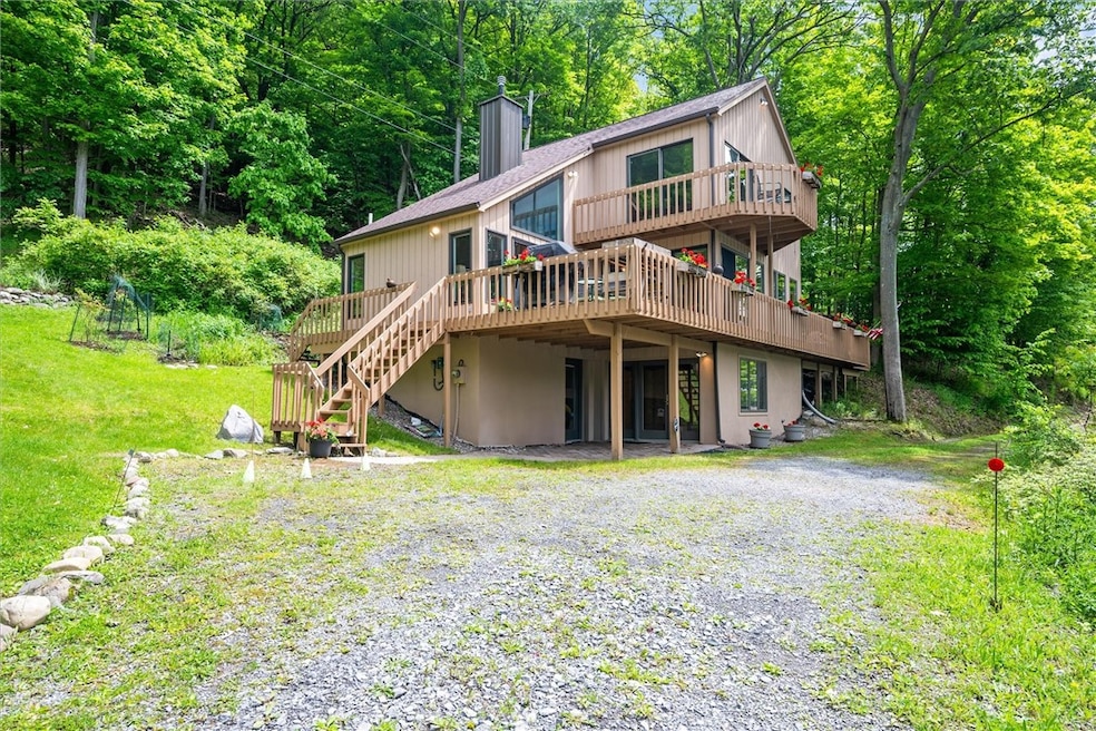 Sold $1,600,000 • Co-Listing Agent