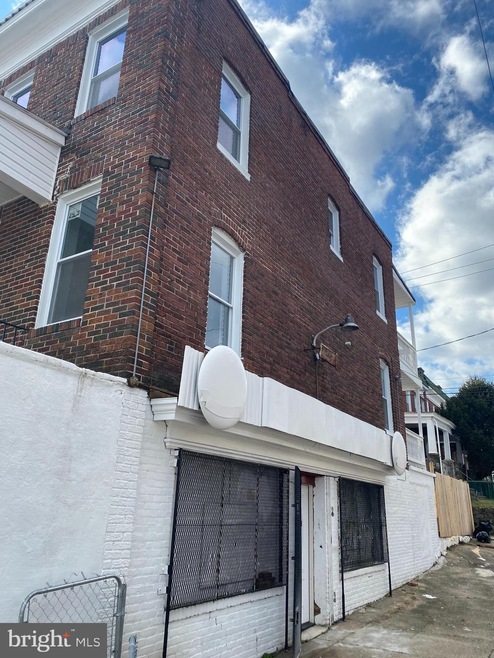 626 Mount Holly St, Baltimore, MD 21229 - photo 1