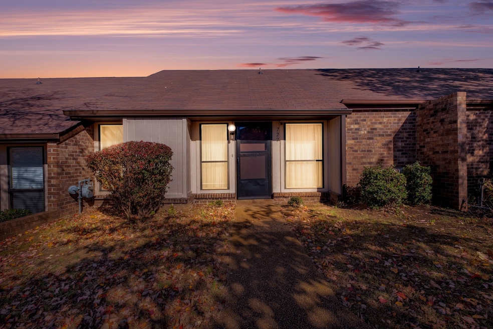 For Sale $286,000 • Co-Listing Agent