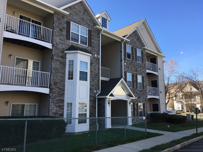 112 Barrister Dr, Butler, NJ 07405 - photo 1