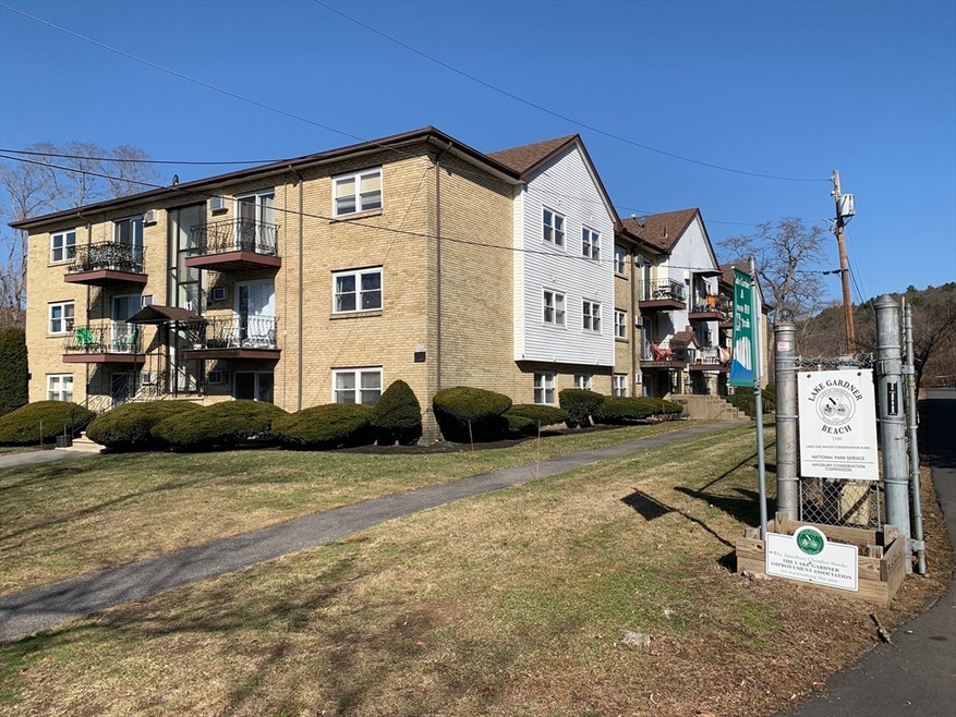 81 High St unit 14, Amesbury, MA 01913 - photo 1