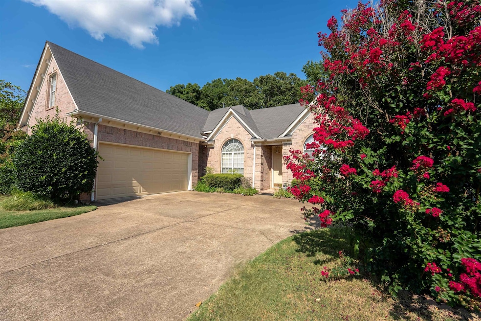 970 Bending Pine Ln, Cordova, TN 38018 - photo 1