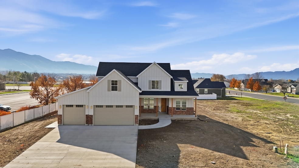 76 W 200 S, Hyde Park, UT 84318 - photo 1