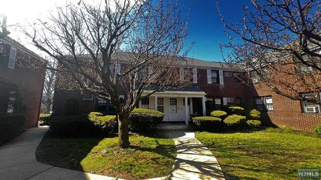 445 Union Ave unit 2J, Rutherford, NJ 07070 - photo 1