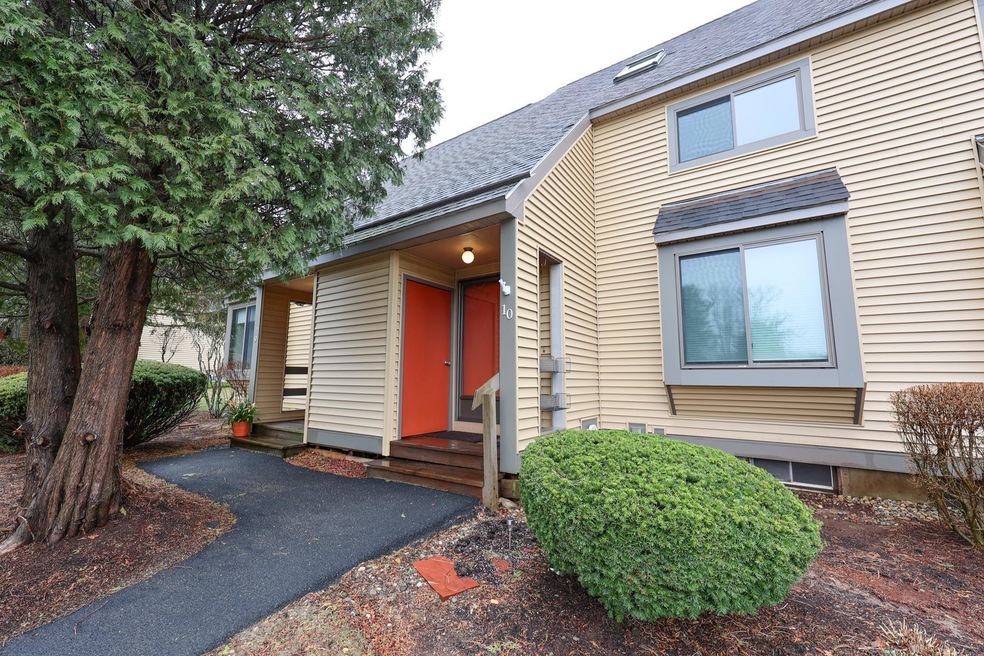 10 Savage Ct, Pembroke, NH 03275 - photo 1