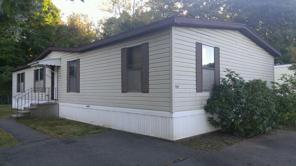 101 Clayton Dr, West Springfield, MA 01089 - photo 1