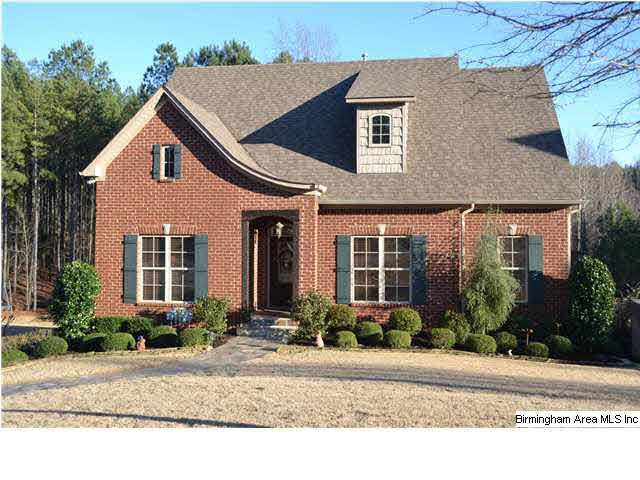 Welcome Home to 136 Lauchlin Lane!
