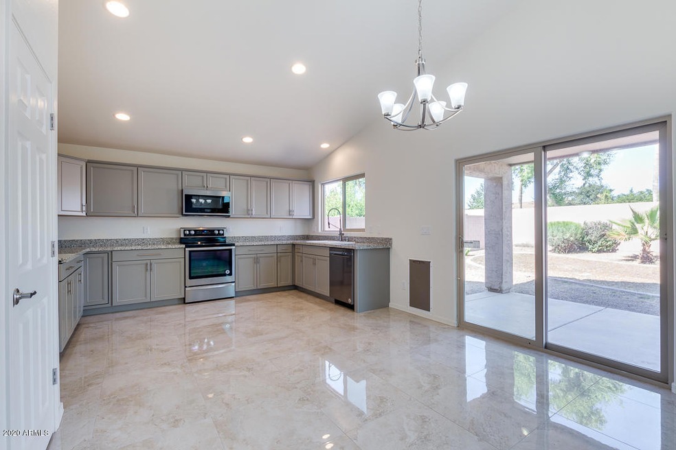Beautiful upgraded kitchen