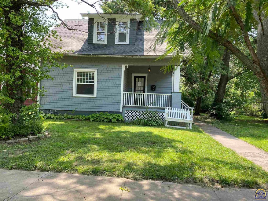 1829 SW 2nd St, Topeka, KS 66606 - photo 1