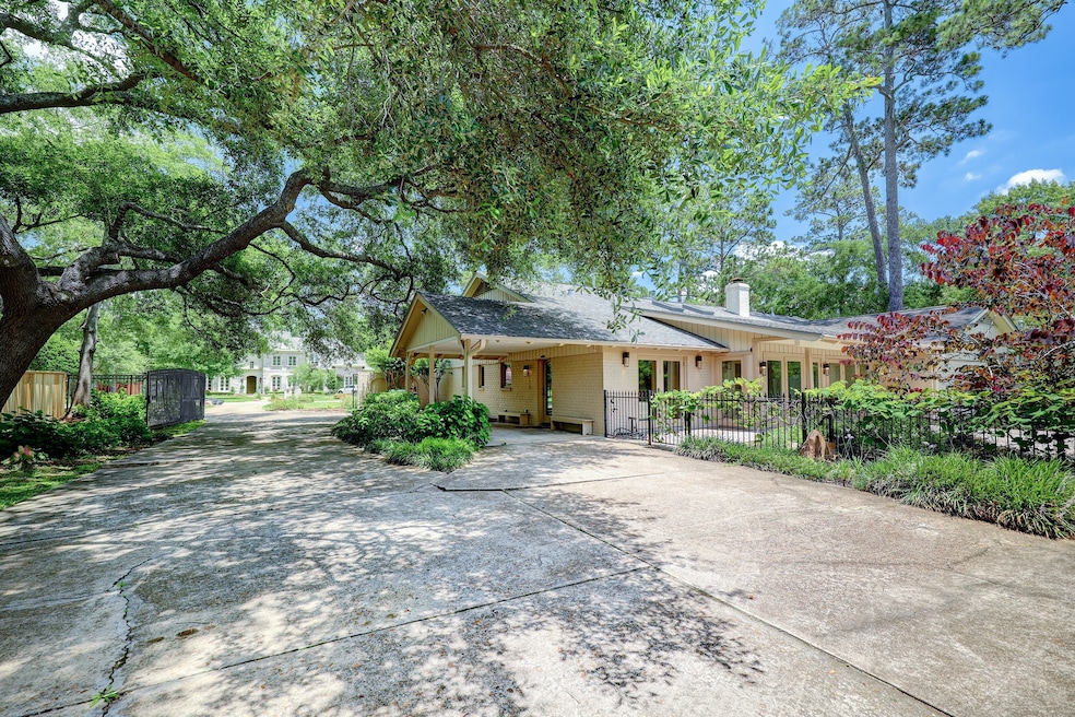 11709 Forest Glen St, Houston, TX 77024 - photo 1