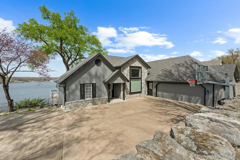 For Sale $1,190,000 • Co-Listing Agent