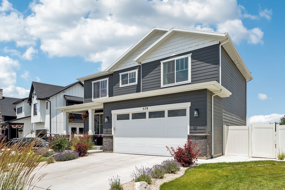 579 E Kings Landing, Tooele, UT 84074 - photo 1