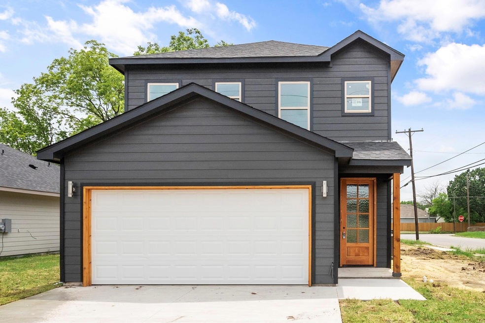 400 Royal St, Cleburne, TX 76031 - photo 1