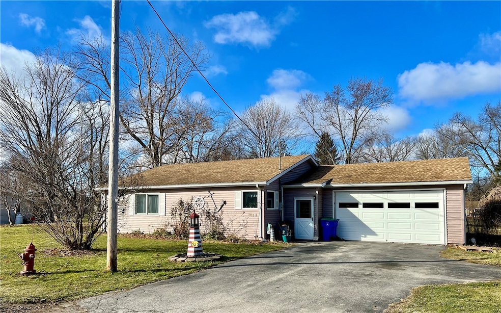 1028 Point Breeze Rd, Kent, NY 14477 - photo 1