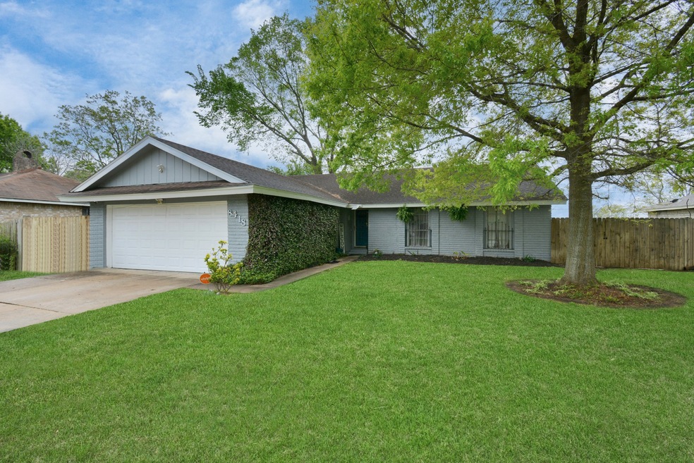 8418 Lettie St, Houston, TX 77075 - photo 1