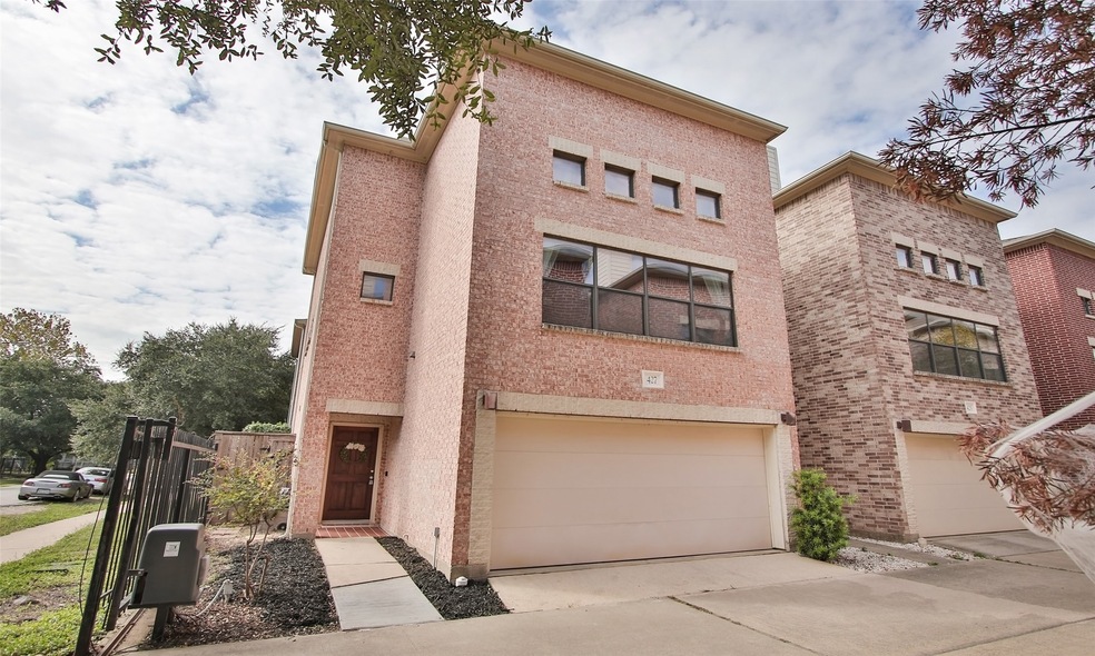 427 W 26th St, Houston, TX 77008 - photo 1