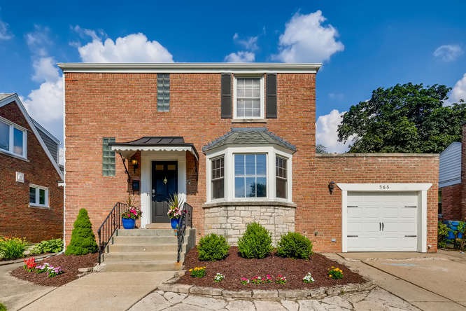 565 S Cedar Ave, Elmhurst, IL 60126 - photo 1
