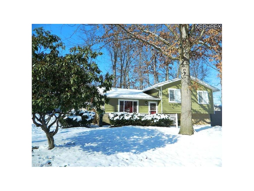 1040 Kevin Dr, Akron, OH 44313 - photo 1