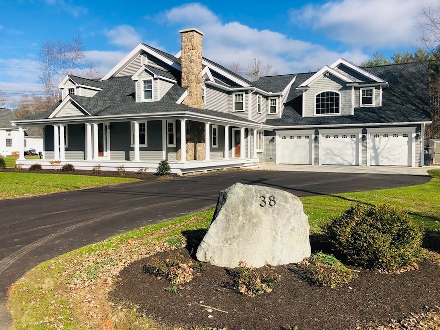 38 Lyon St, Ludlow, MA 01056 - photo 1