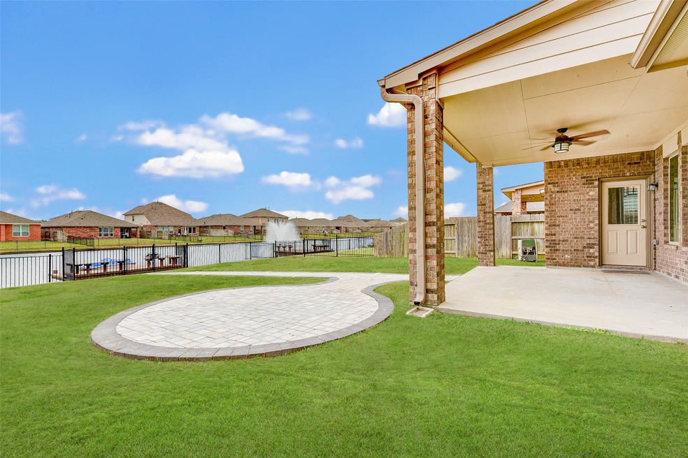 29607 Yaupon Shore Dr, Spring, TX 77386 - photo 1