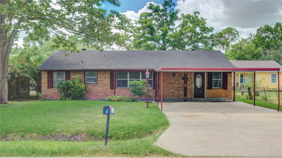7338 Saint Louis St, Houston, TX 77028 - photo 1