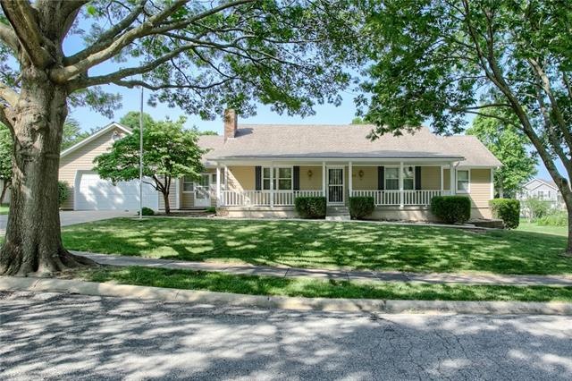 702 Egret St, Raymore, MO 64083 - photo 1