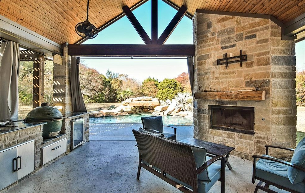 220 Wishbone Ct, Granbury, TX 76049 - photo 1