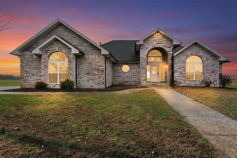 5267 W Nokes Ln, Brookline, MO 65619 - photo 1