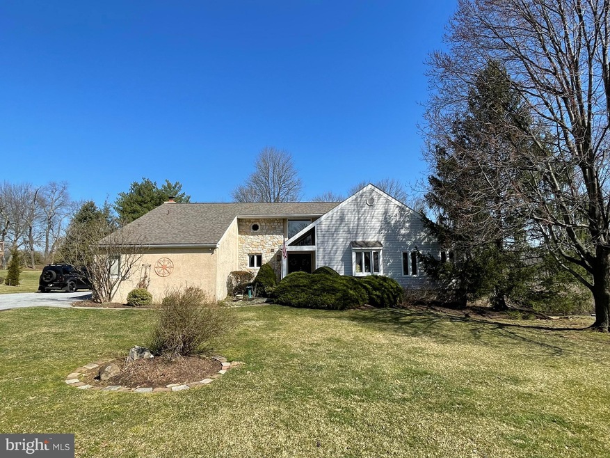 102 Hunters Run, Newtown Square, PA 19073 - photo 1