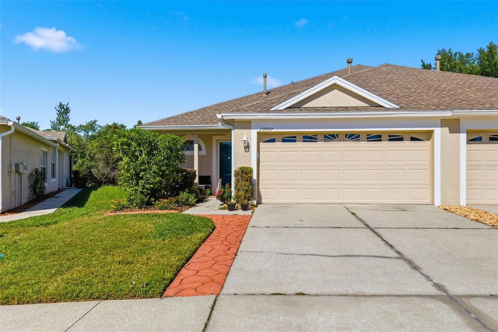 30907 Whitlock Dr, Wesley Chapel, FL 33543 - photo 1