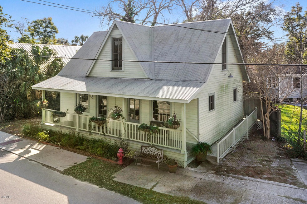 220 Bookter St, Bay Saint Louis, MS 39520 - photo 1