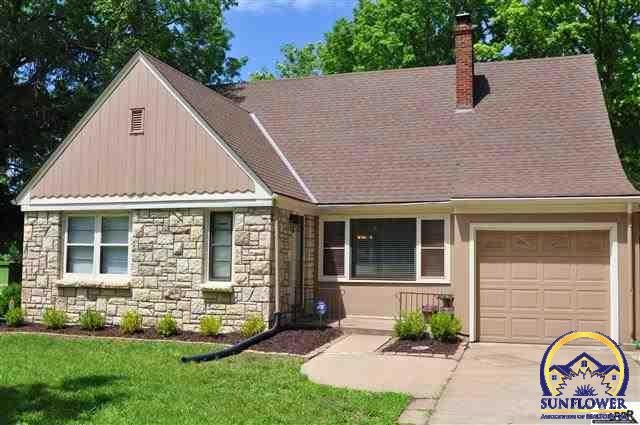2045 SW Collins Ave, Topeka, KS 66604 - photo 1