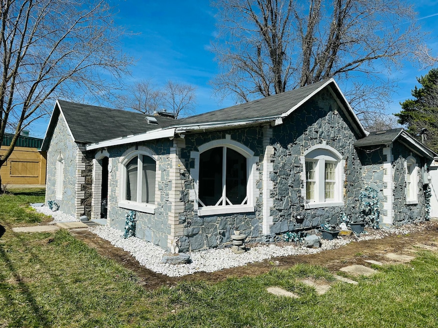 318 W Front St, New Holland, OH 43145 - photo 1