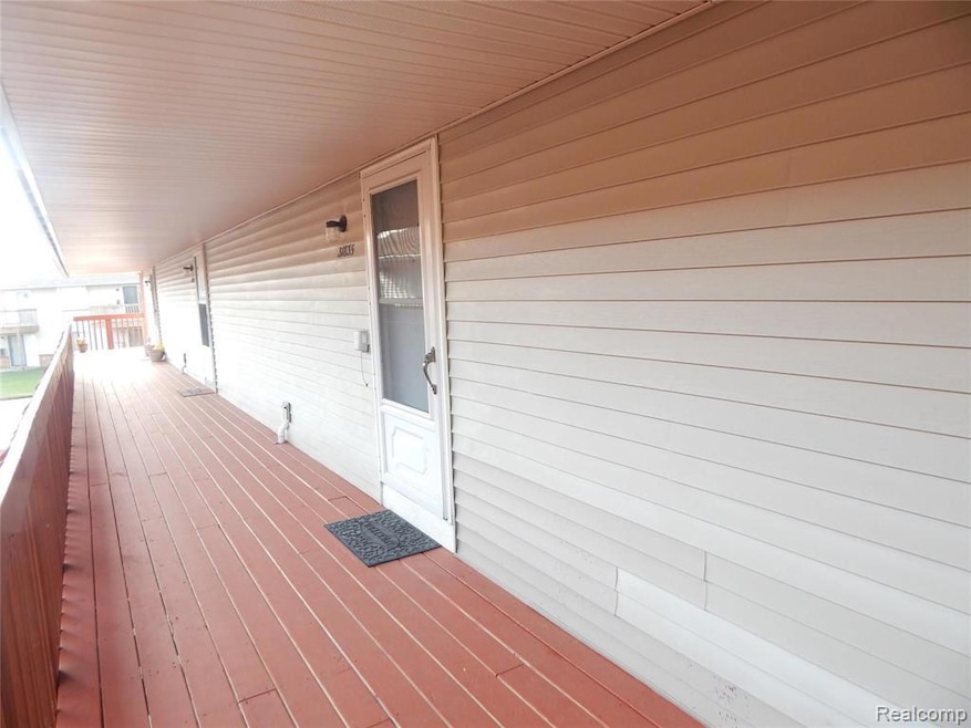 31835 Nardelli Ln, Roseville, MI 48066 - photo 1