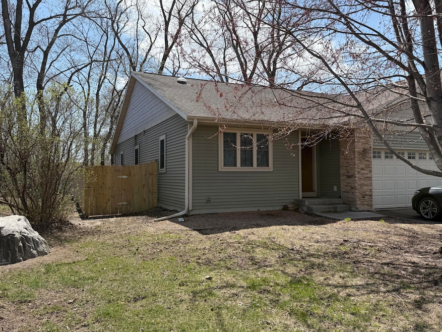 422 Callaway Blvd, La Crosse, WI 54603 - photo 1