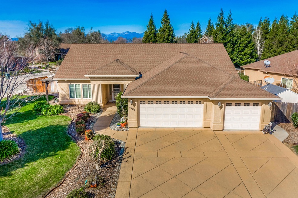 7508 Robles Dr, Redding, CA 96002 - photo 1