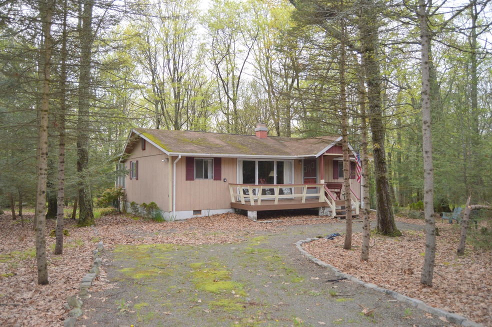 118 Franklin Dr, Hawley, PA 18428 - photo 1