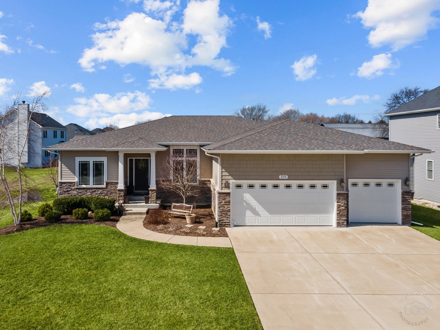 509 Marty Ln, Oswego, IL 60543 - photo 1