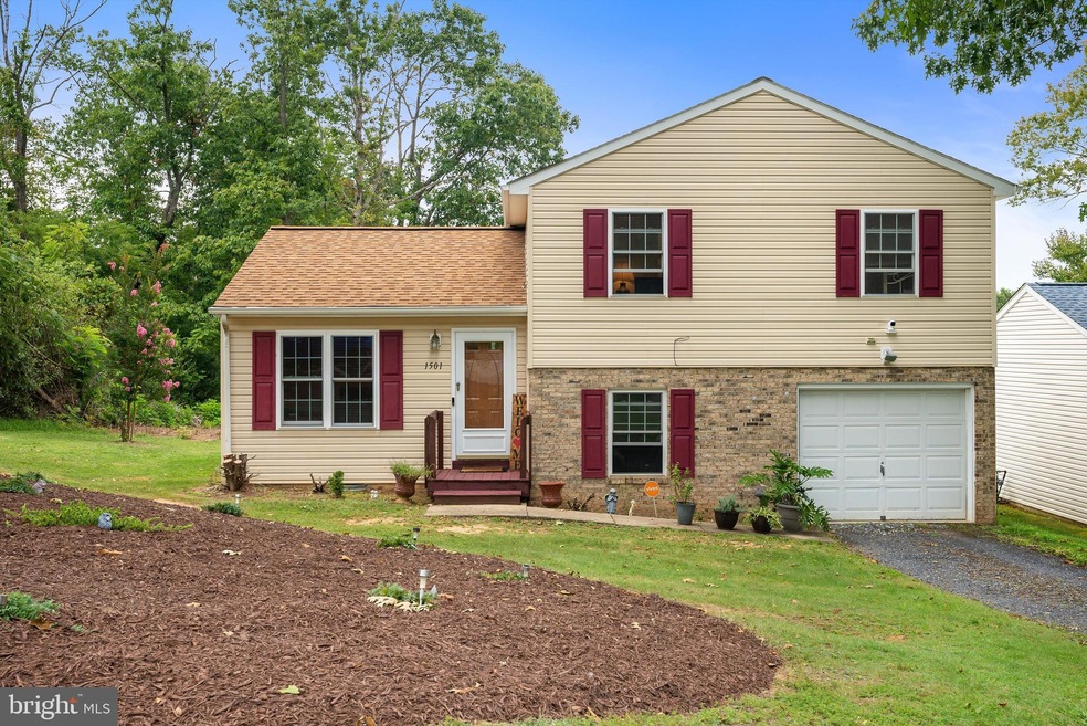 1501 D St, Waynesboro, VA 22980 - photo 1